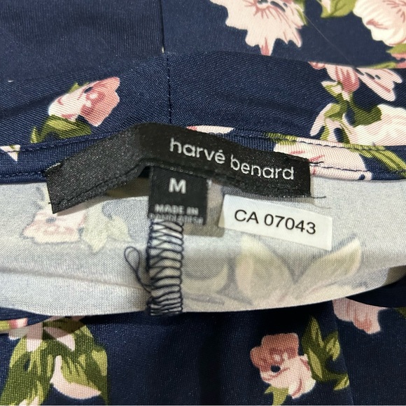 Harve Benard navy floral sleeveless tunic tank top. - Picture 4 of 6